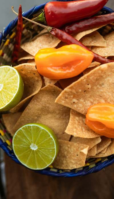 Tortilla chips with lemon and chilli